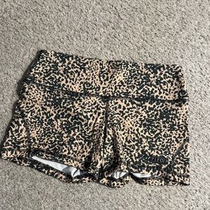 Fleo Queen Apex Contour Shorts - cheetah print